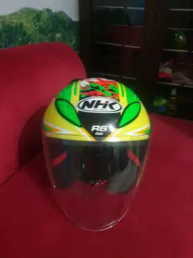 Helm NHK original jarang di pakai