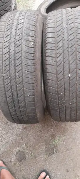 Bridgestone dueler HT 265 65 R17