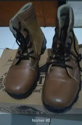 Sepatu Boot Laki-Laki