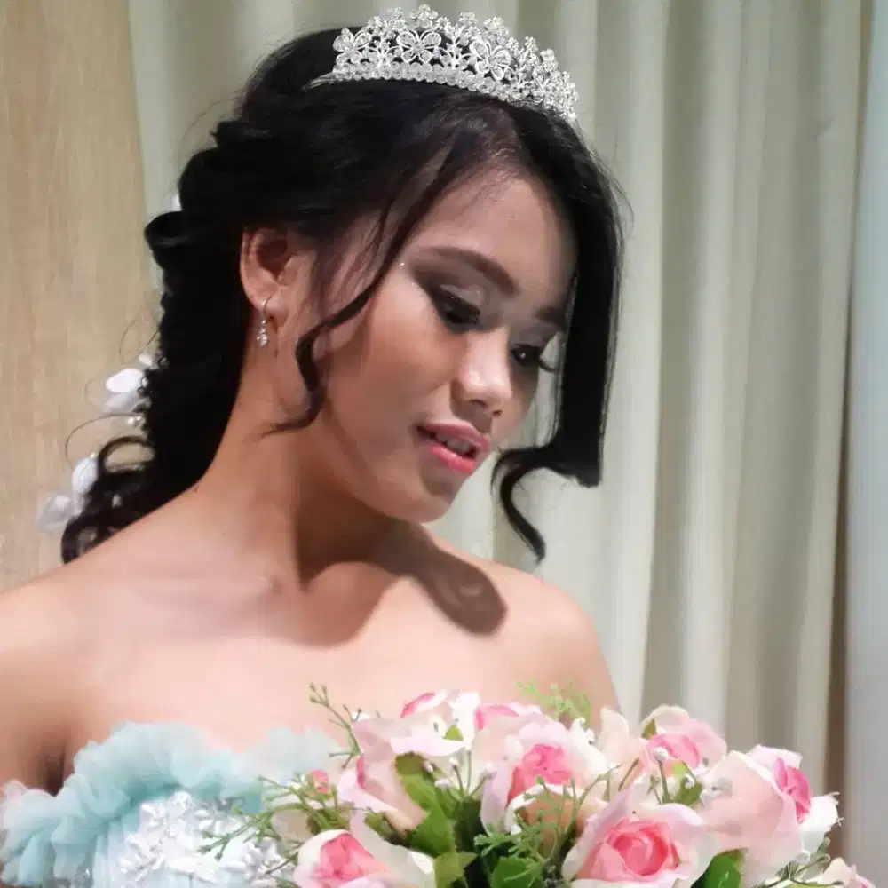 JASA MAKE UP / MAKEUP Wajah . Rias wajah. KURSUS MAKEUP