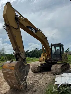 EXCAVATOR CAT 320C Tahun 2003, Butuh Perbaikan, Harga Nego!