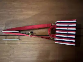 Tas selempang Marhen J