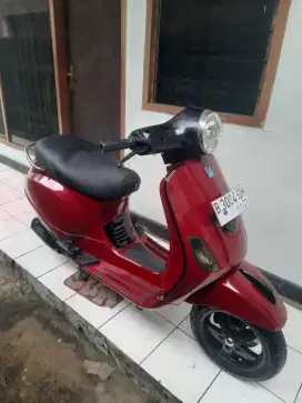 Jual Vespa lx 2V 2012