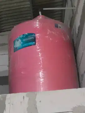 Toren air merek pinguin, ukuran 650 liter