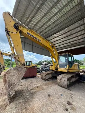 EXCAVATOR KOMATSU PC200 Tahun 2004, Mesin Siap Pakai, Harga Nego!