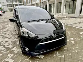 Toyota Sienta 1.5 V 2016 AT attitude black