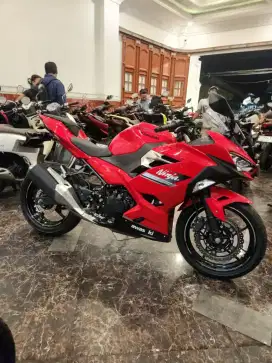 DP 3 JT NINJA 250 FI 2023 KTP DAERAH BISA KREDIT PROSES CEPAT