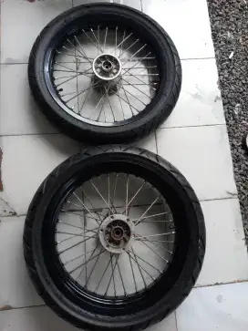 Velg ring 17 + Ban Supermoto Ori Kawasaki KLX 150 SM/Dtracker 150