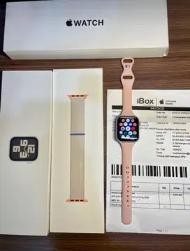 Jam apple watch SE like new  masih garansi ibox 40mm