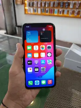 Iphone XR 64GB garansi resmi indonesia imei permanent All Operator