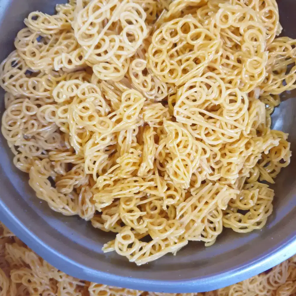 Di butuhkan karyawan