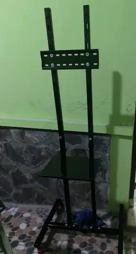 Standing breket tv atau monitor