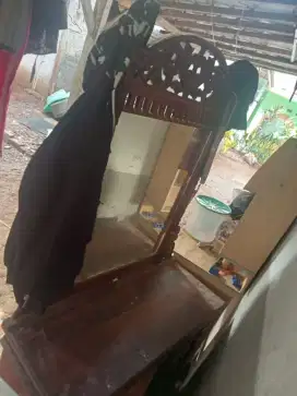 Meja rias bahan kayu jati