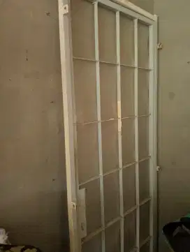 Frame pintu pelapis besi kokoh