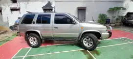 NISSAN TERRANO GRANDROAD G2 2004