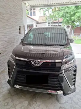 Toyota Voxy (2019)