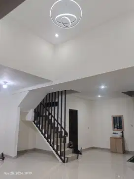 Rumah Dijual Kota Baru Parahyangan Semi Furnished
