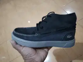 Sepatu Lacoste retro