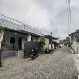 Rumah di genuk indah dekat RS Unissula bebas banjir