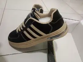 Jual sepatu size 40.