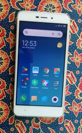 Redmi 4a Ram 2/32 lecet pemakaian aja kelengkapan hp kabel cas aja