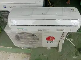 AC ½pk merk LG  tinggal pasng