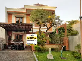 Jual Rumah 2 lt  di Graha Family R