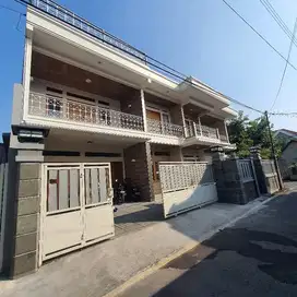 rumah mewah full furniture 3 lantai solo kota 8,5M