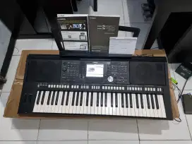 Keyboard yamaha psr s950