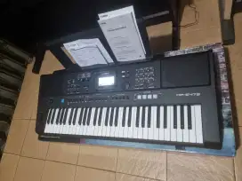 Keyboard yamaha psr e473