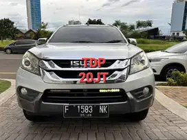 Isuzu MUX Matic Tahun 2015 Kondisi Mulus Terawat Istimewa Seperti Baru