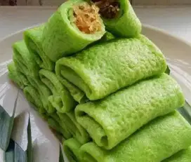 Dibutuhkan  karyawan untuk produksi kue basah