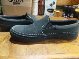 Sepatu casual hijau