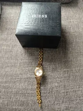 Jam Tangan Guess Gold