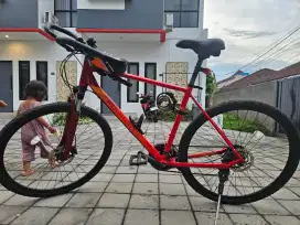 Dijual sepeda hybrid polygon heist 2