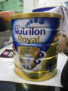 2kaleng Susu Nutrilon royal 4 rasa vanila