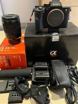 SONY A7 IV & LENSA FULL SETT LIKE NEW