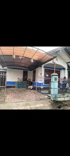 Di sewakan rumah di jalan pulau Moyo Denpasar Selatan