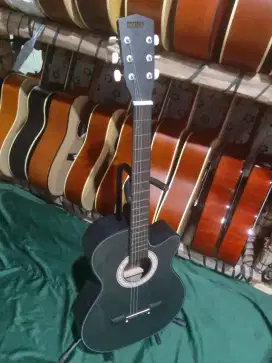 Gitar akustik model Yamaha