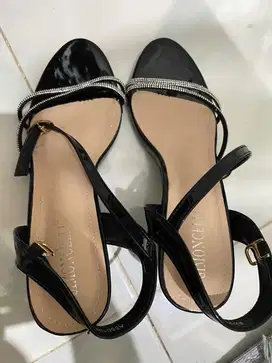 Heels  wanita elegan