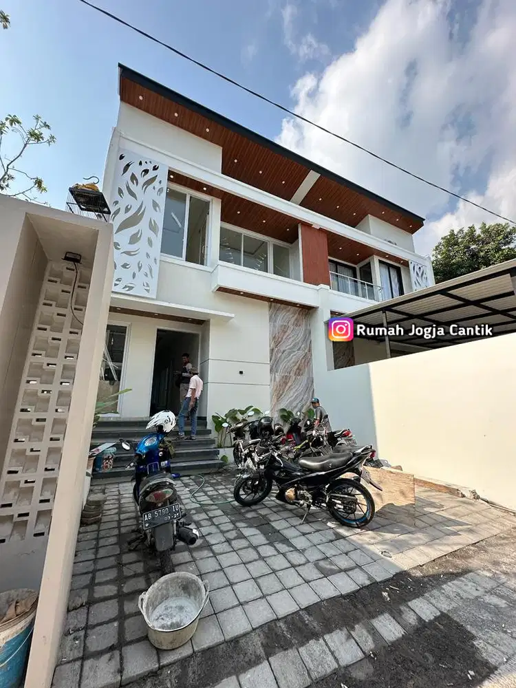 Rumah Mewah 2 Lantai Di Rajawali Condong Catur