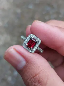 Cincin Wanita Batu Merah Garnet Keliling Berlian Ring Perak