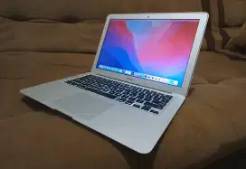 Macbook Air 13Inc 2017 i5 8GB Fullset All Normal