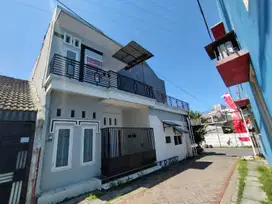 Rumah di jual cepat dengan lokasi yang strategis  Jalan Ploso Timur