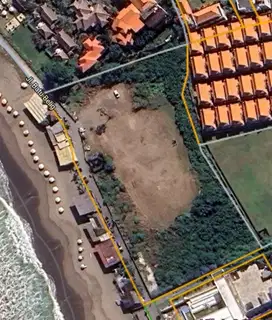 Dijual tanah di pinggir pantai batu belig seminyak