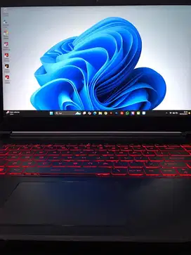 Laptop Gaming MSI GF63 Thin 11UCX