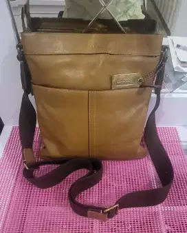 Sling Coach Made in China