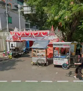 Lapak Kuliner makanan depan thamrin city