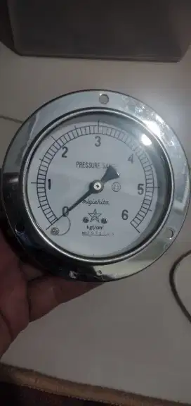 Presure gauge 4icnh