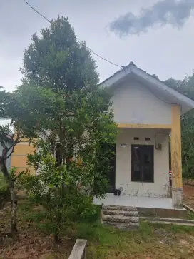 DIJUAL RUMAH bonus AC dan perabotan RT